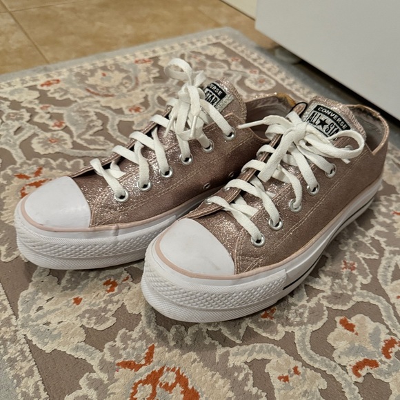 All star Converse women size US 7 - Picture 7 of 9